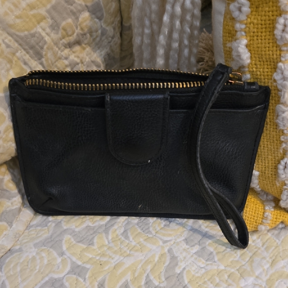 Universal Thread Black Wristlet with Gold Zipper